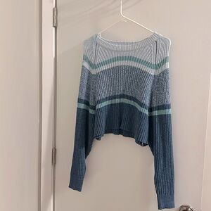 Three shade blue crop sweater